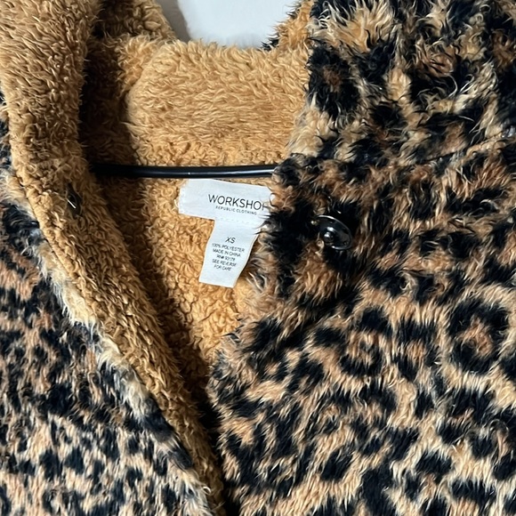 Reversible cheetah workshop jacket coat furry XS - Picture 2 of 3
